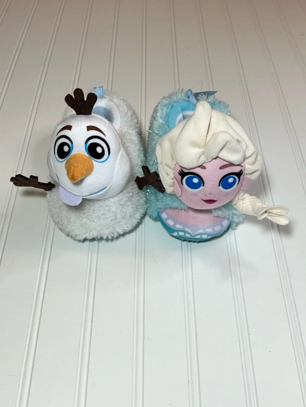 Disney Frozen Elsa and Olaf Size 11-12 Plush Kids Slippers NWT